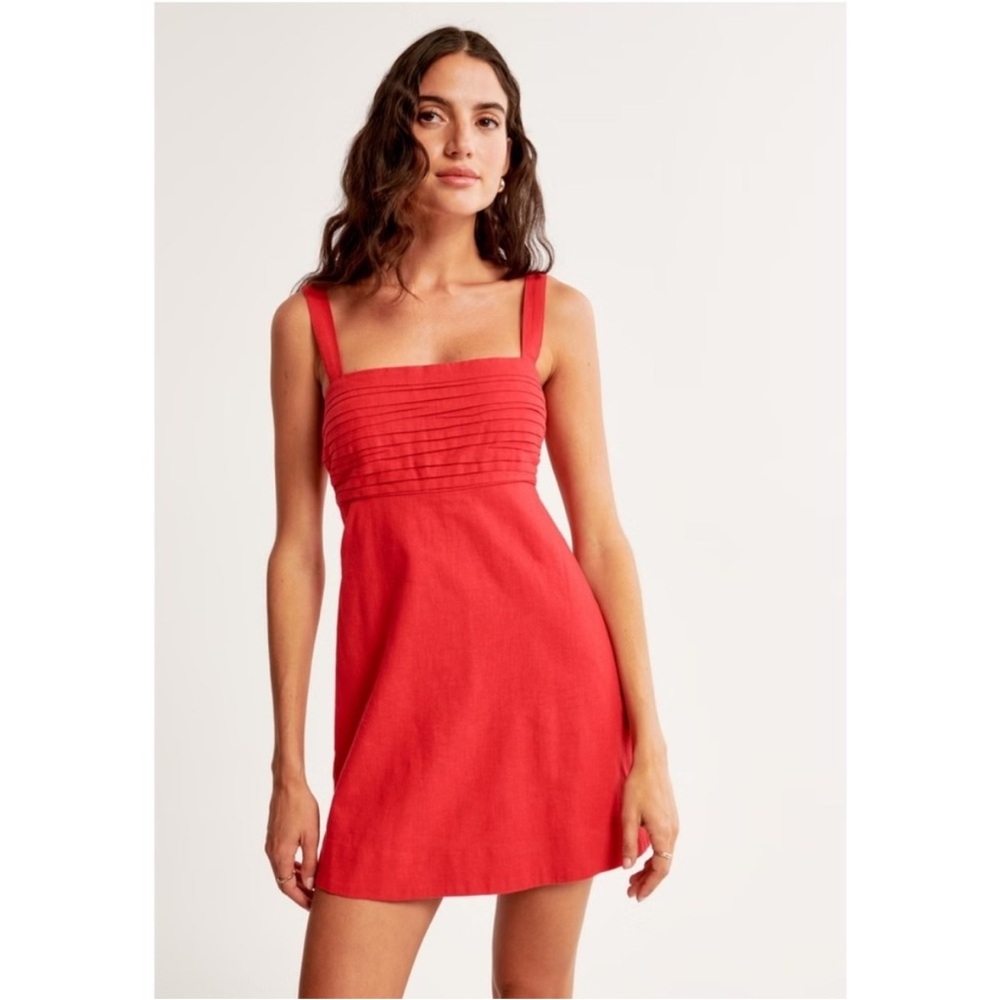 Abercrombie & Fitch Red Square-Neck Mini Dress with Pleated Bodice
